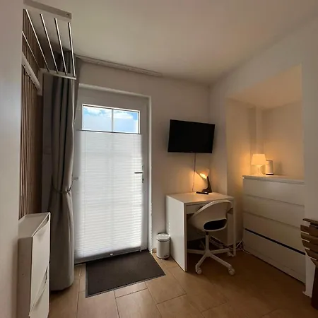 Moebliertes Einliegerwohnung Eg * Duisburgo