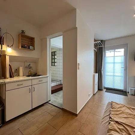 Moebliertes Einliegerwohnung Eg * Duisburgo